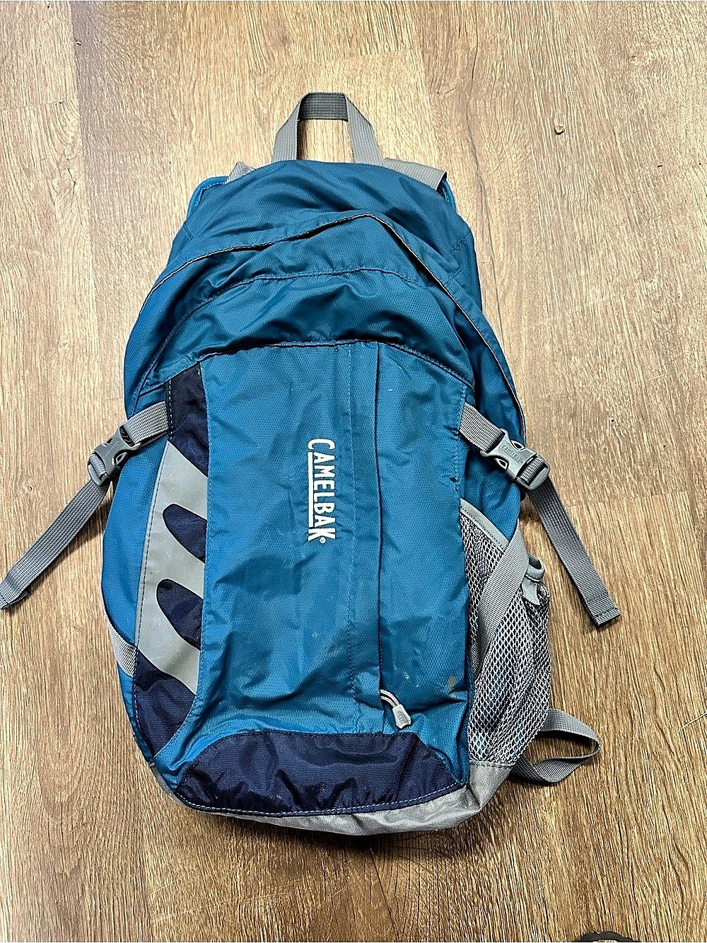 CamelBak Cloud Walker 18 Hydration Backpack Blue & Gray